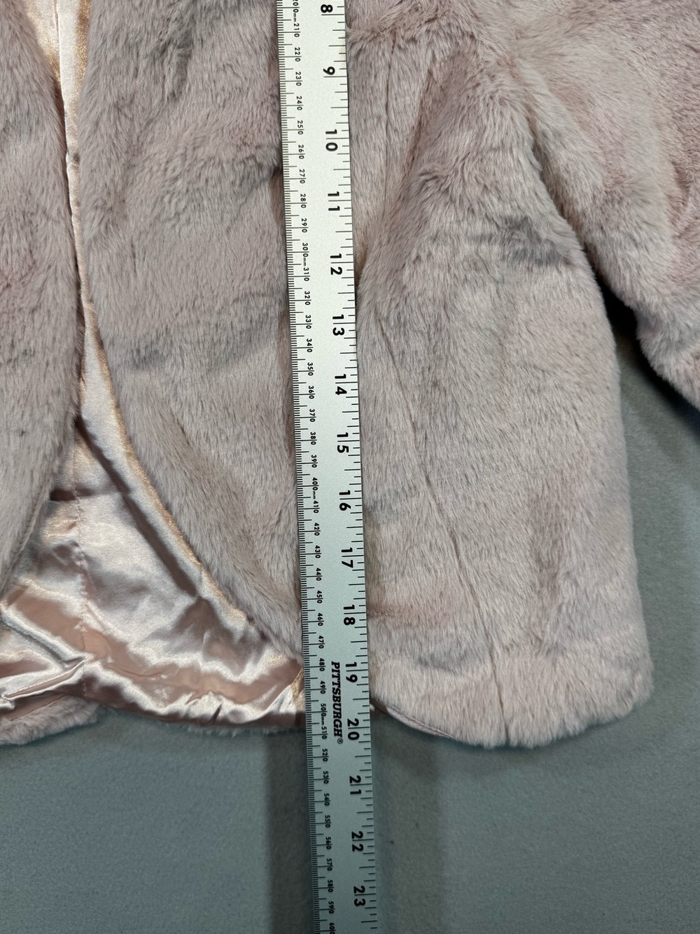 Women's Faux Fur Coat - Light Blush Pink - Picture 7 of 10